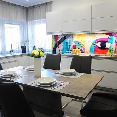 M Art Inn Apartman Soltvadkert Exterior photo